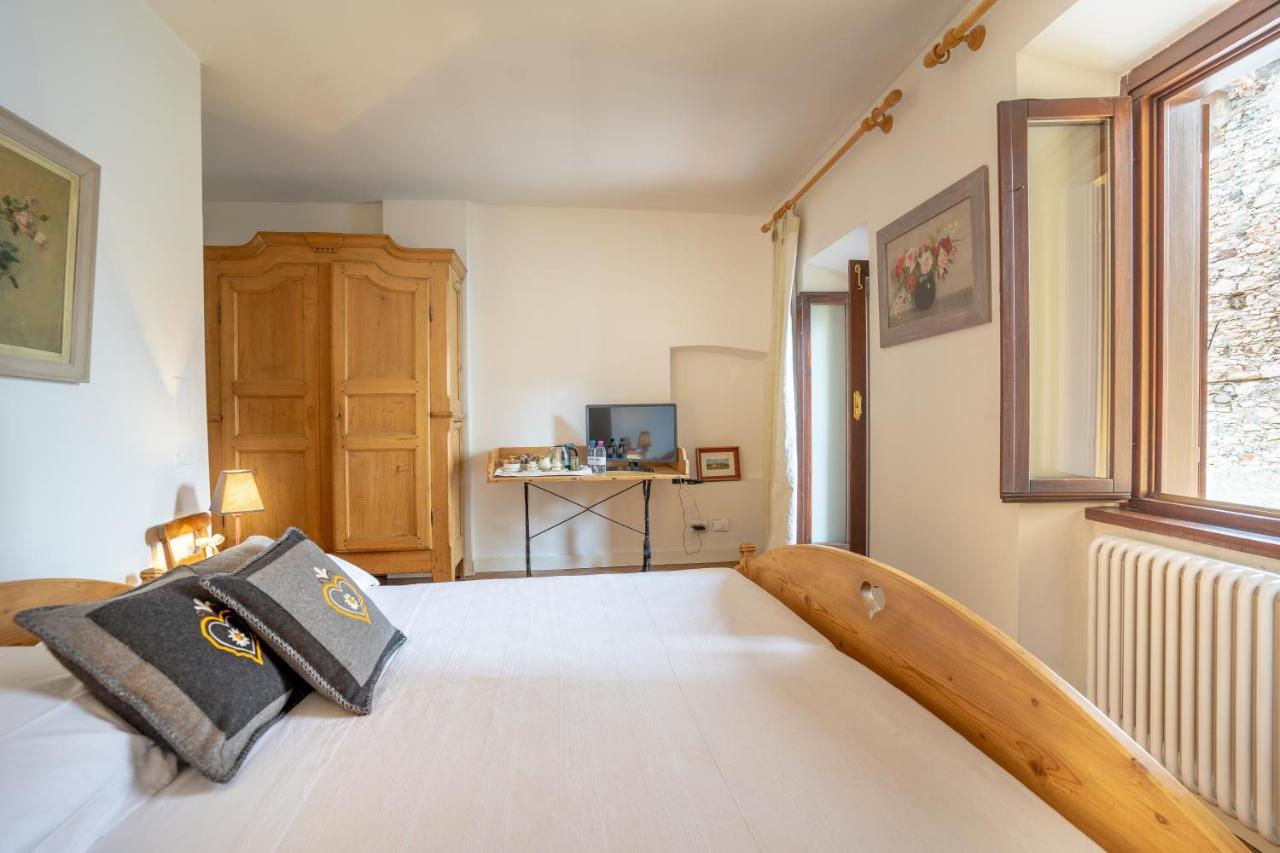B&B S. Trinita 18 Suites & Rooms Trento Eksteriør billede