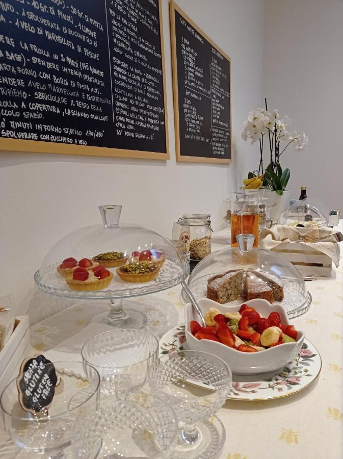 B&B S. Trinita 18 Suites & Rooms Trento Eksteriør billede