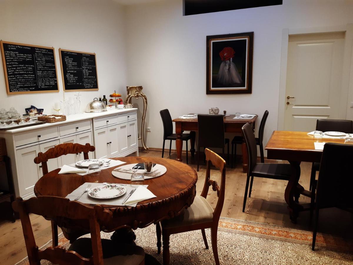 B&B S. Trinita 18 Suites & Rooms Trento Eksteriør billede
